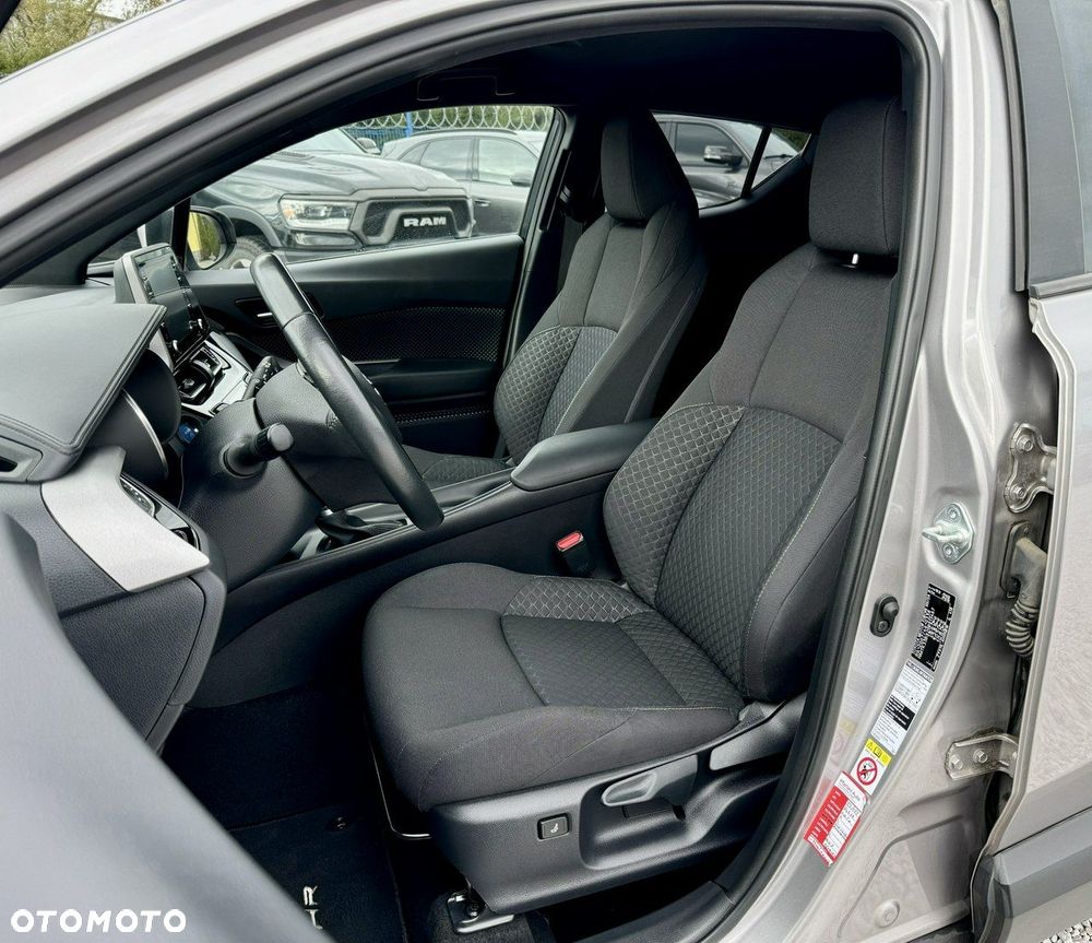 Toyota C-HR - 15