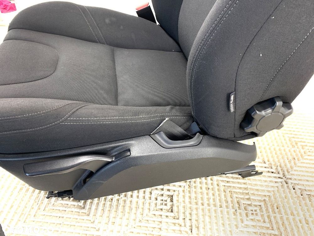 FOTEL LEWY PRZÓD - 269.00 PLN - VOLVO V40 liftback (525, 526) 2012 - 2022 T3 GTDi 110 kW [150 KM] - 7