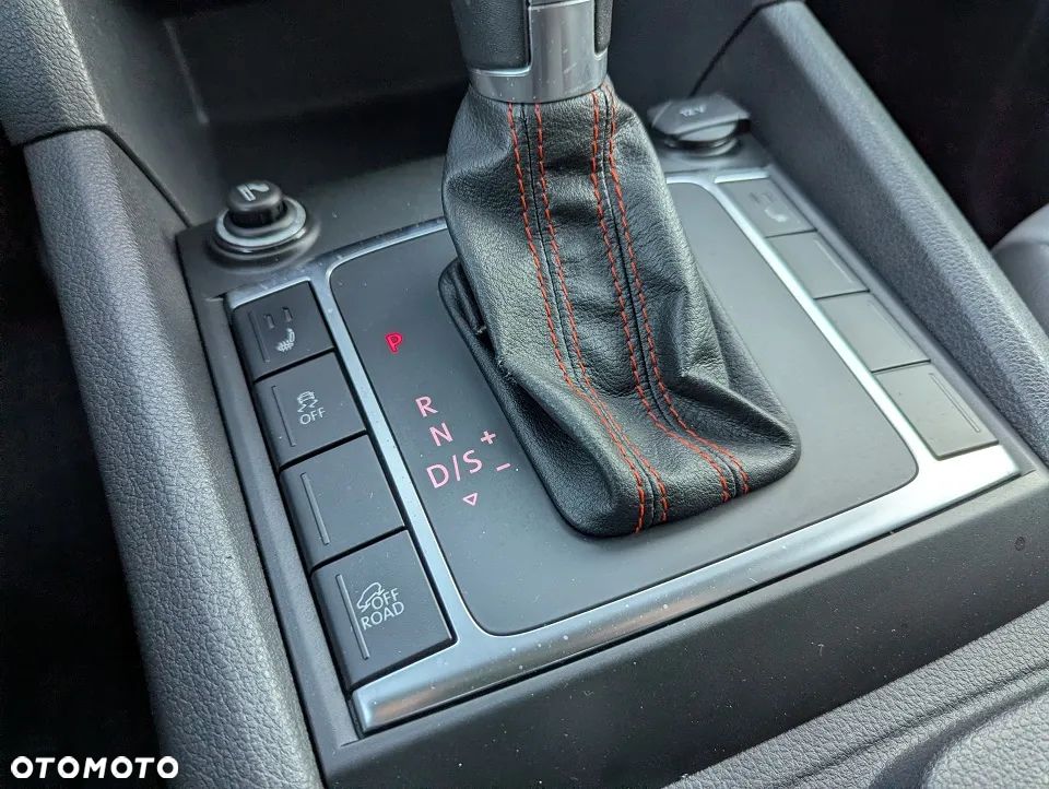 Volkswagen Amarok 2.0 BiTDI Autm Canyon - 20