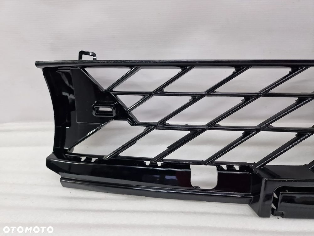 CUPRA FORMENTOR 5FF 19- KRATKA ŚRODKOWA ZDERZAKA PRZEDNIEGO PRZÓD , NR 5FF853667A , NR AUKCJI KR314 - 5