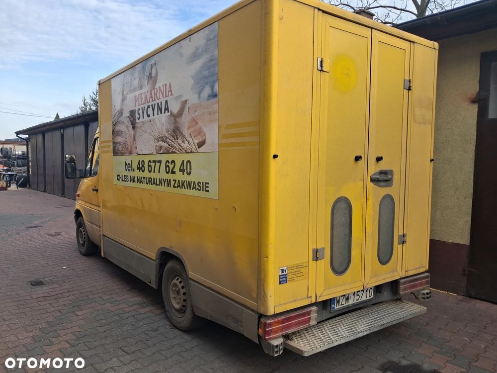 Mercedes-Benz 308 - 2