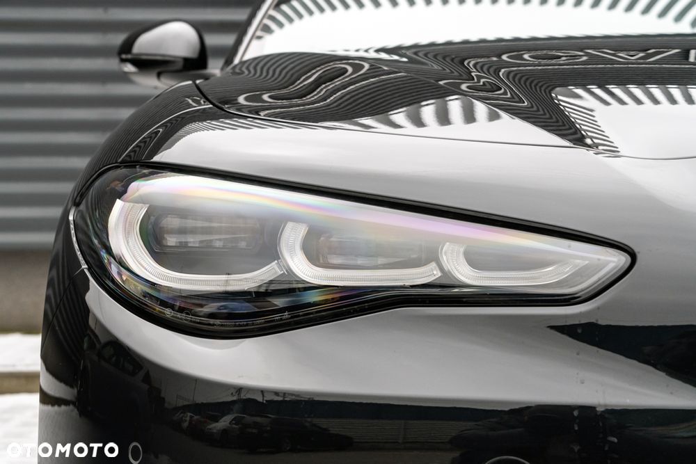 Alfa Romeo Giulia 2.0 Turbo TI Q4 - 4