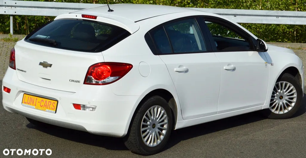 Chevrolet Cruze - 12