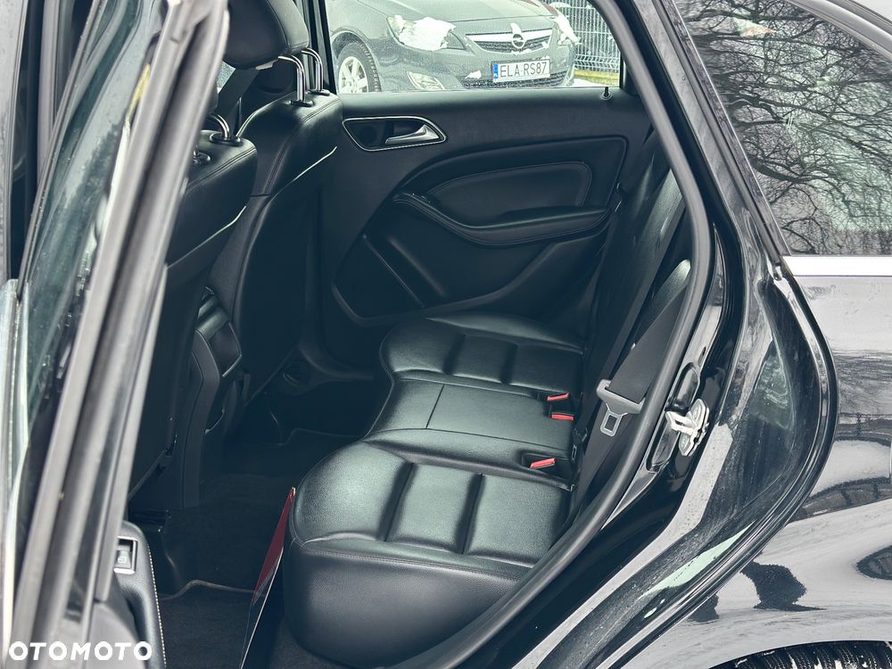 Mercedes-Benz Klasa B 180 (BlueEFFICIENCY) - 26