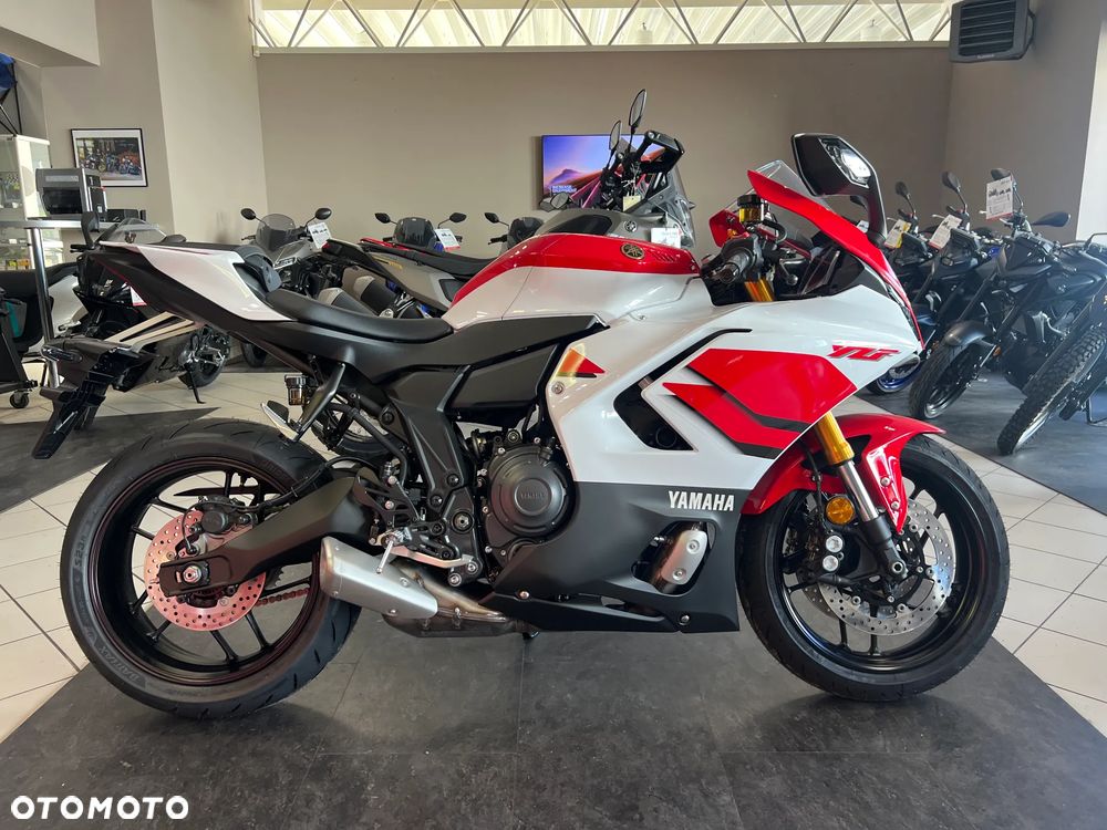 Yamaha R7 - 1