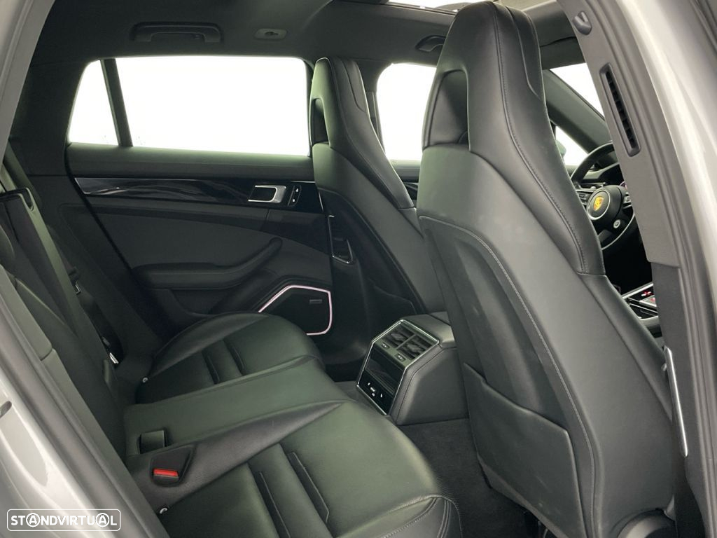 Porsche Panamera Sport Turismo 4 E-Hybrid - 35