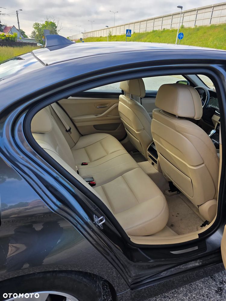 BMW Seria 5 530d xDrive - 7