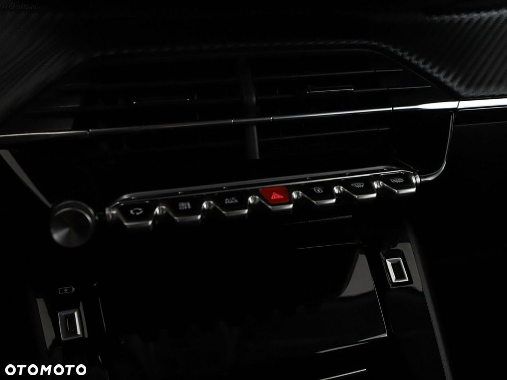 Peugeot 2008 PureTech 130 EAT8 Allure - 27