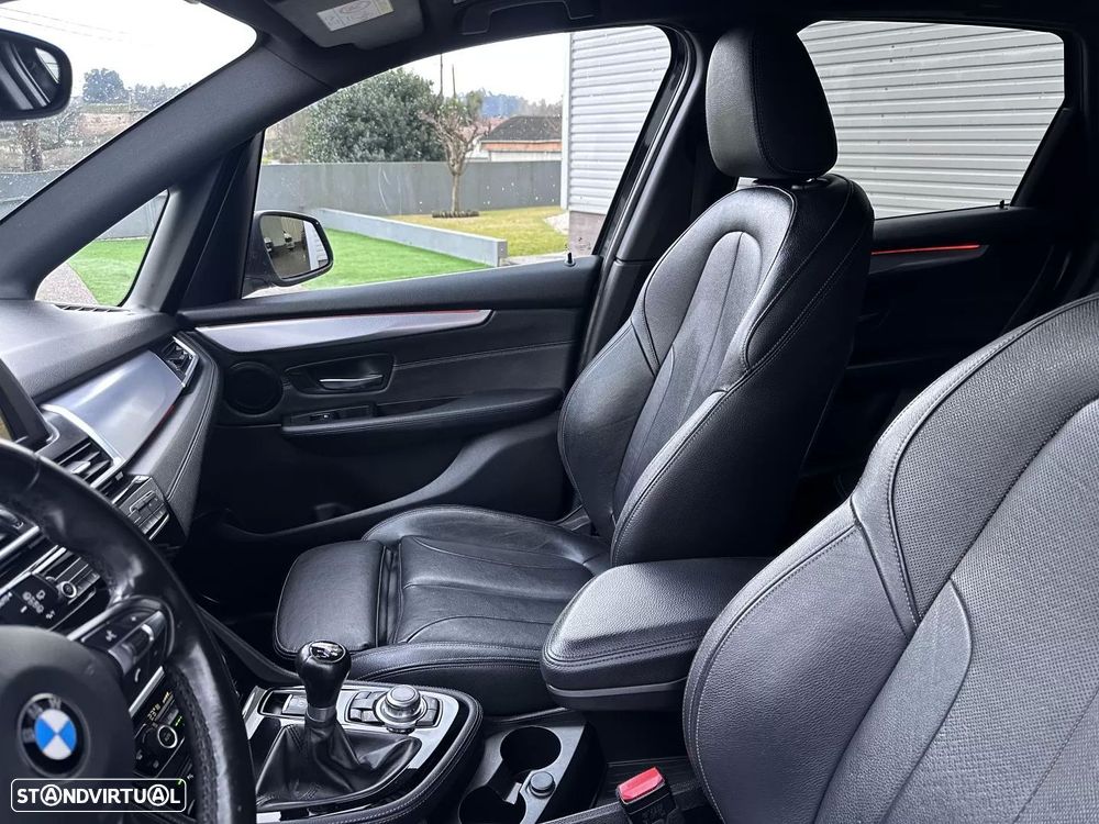 BMW 216 Active Tourer d Pack M - 26