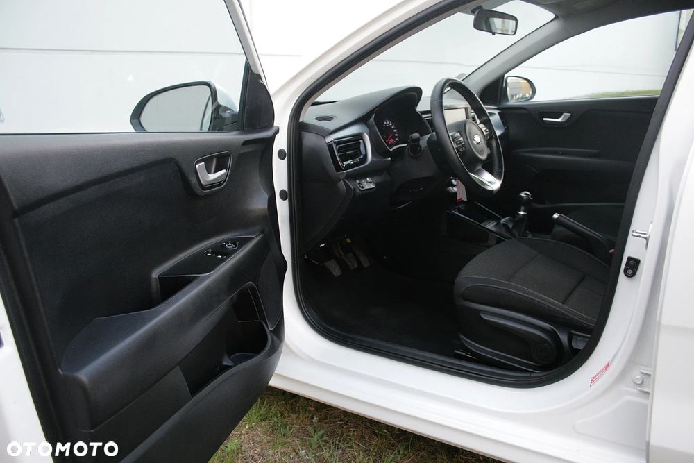 Kia Rio 1.2 M - 11