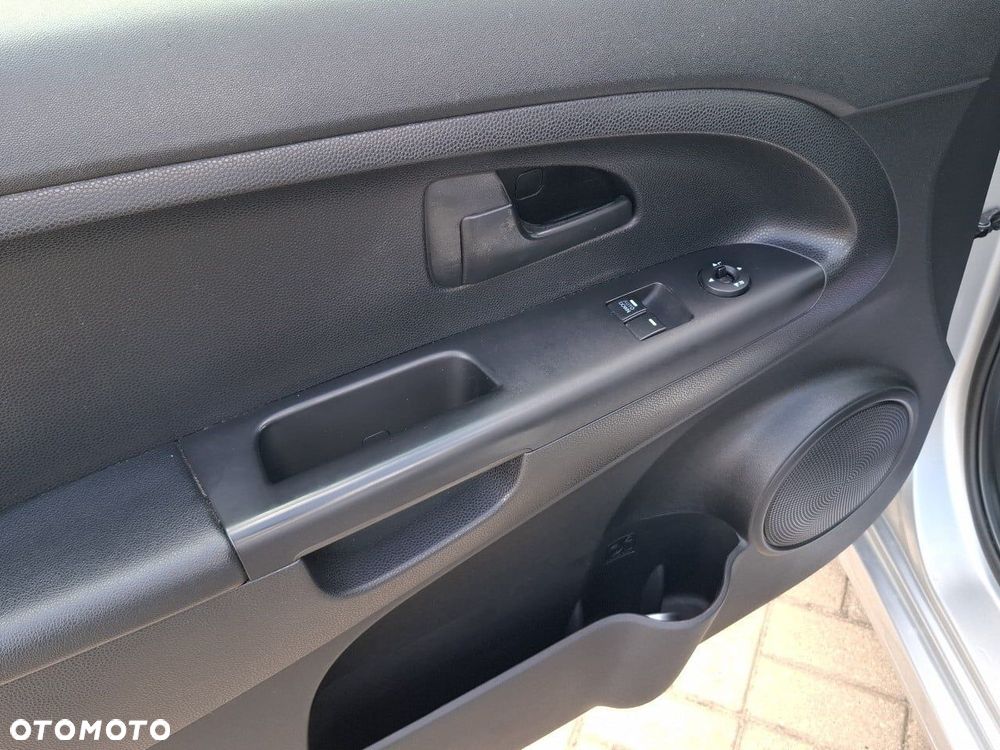 Kia Venga - 15