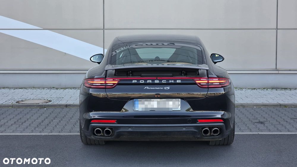 Porsche Panamera 4S - 9