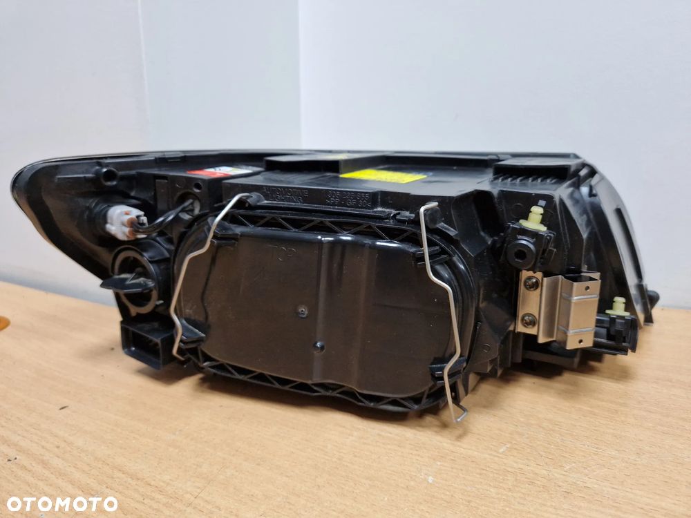 LAMPA LEWA PRZEDNIA XENON VOLVO S40II 04-07R  CZARNY ŚRODEK IDEALNA ORYGINAŁ EUROPA - 10