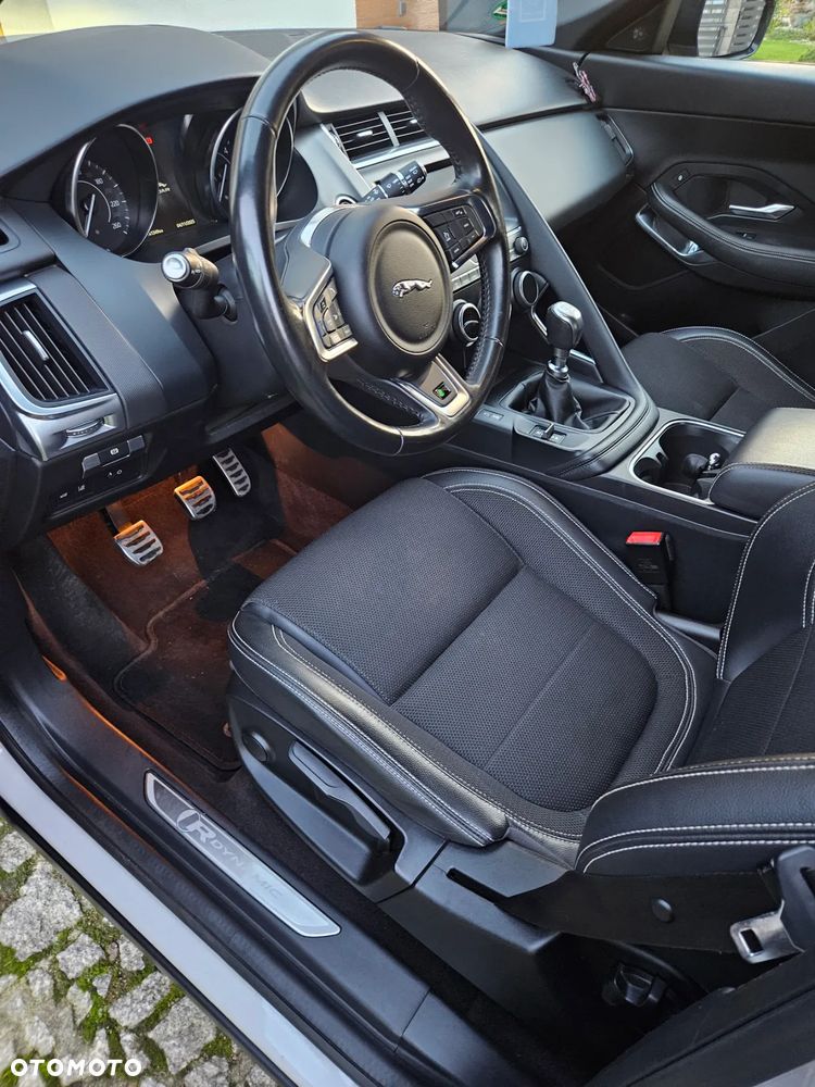 Jaguar E-Pace D150 R-Dynamic - 22