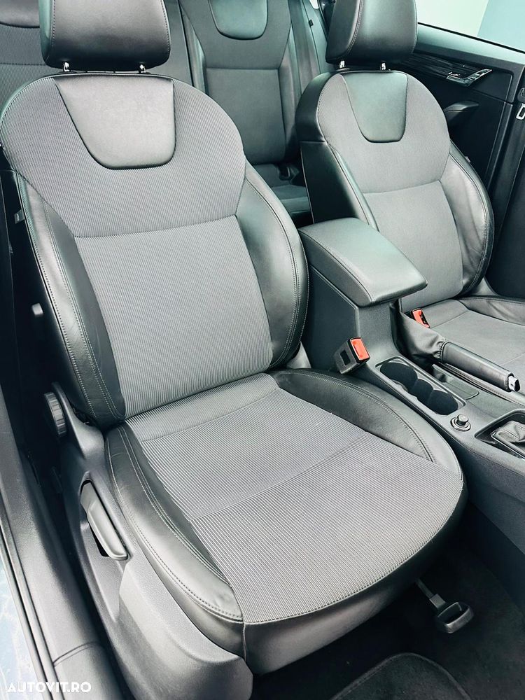 Skoda Octavia 1.6 TDI DSG Ambition - 26