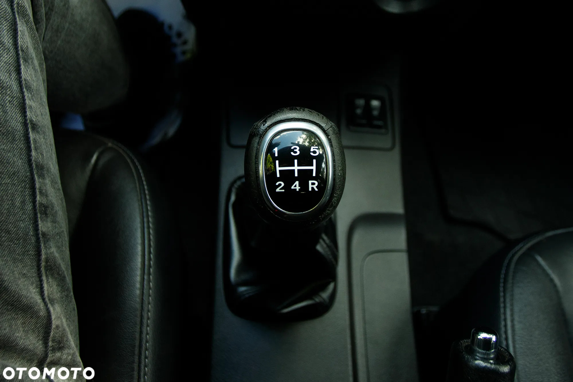Mitsubishi Outlander 2.0 Turbo 4WD - 34