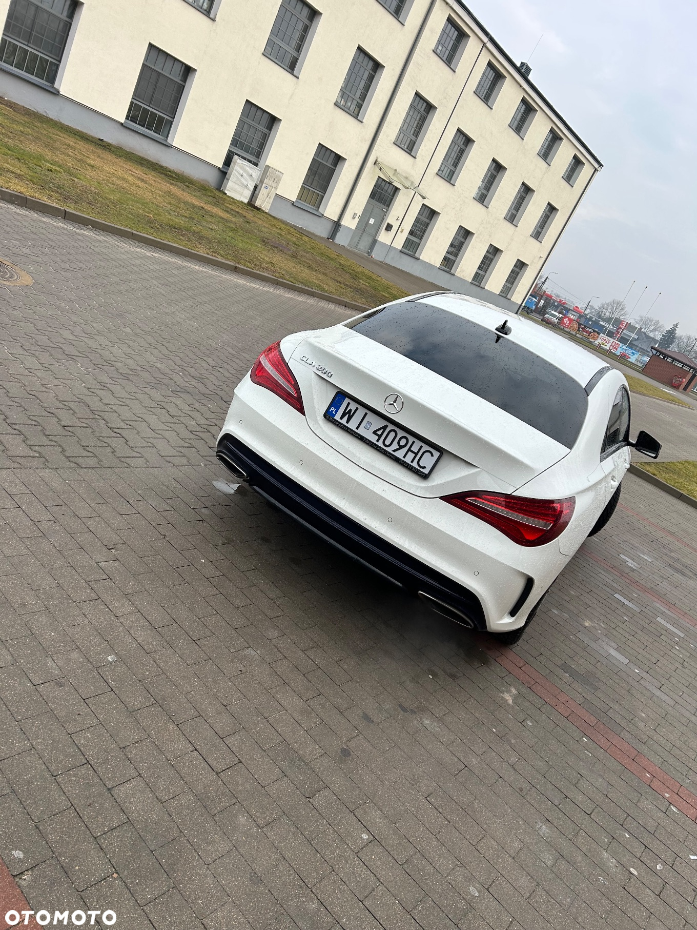 Mercedes-Benz CLA 200 7G-DCT - 4