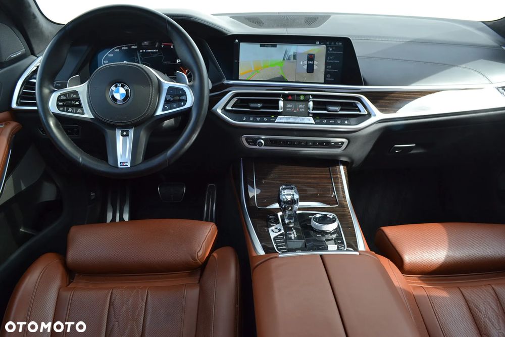 BMW X7 M50i sport - 9