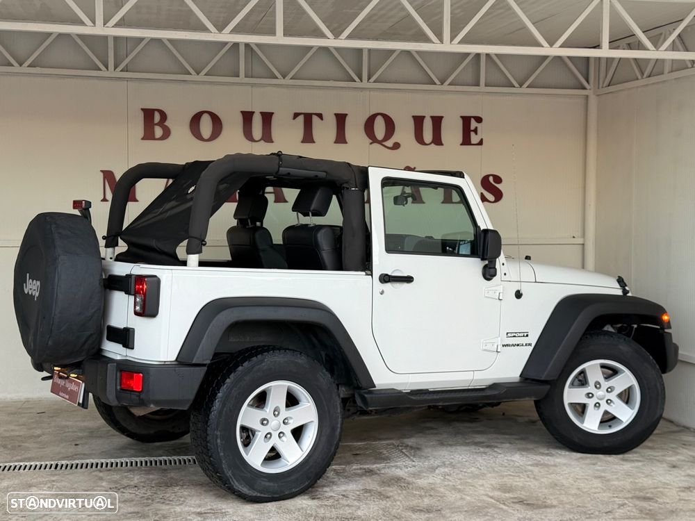 Jeep Wrangler 2.8 CRD ATX Sport - 23