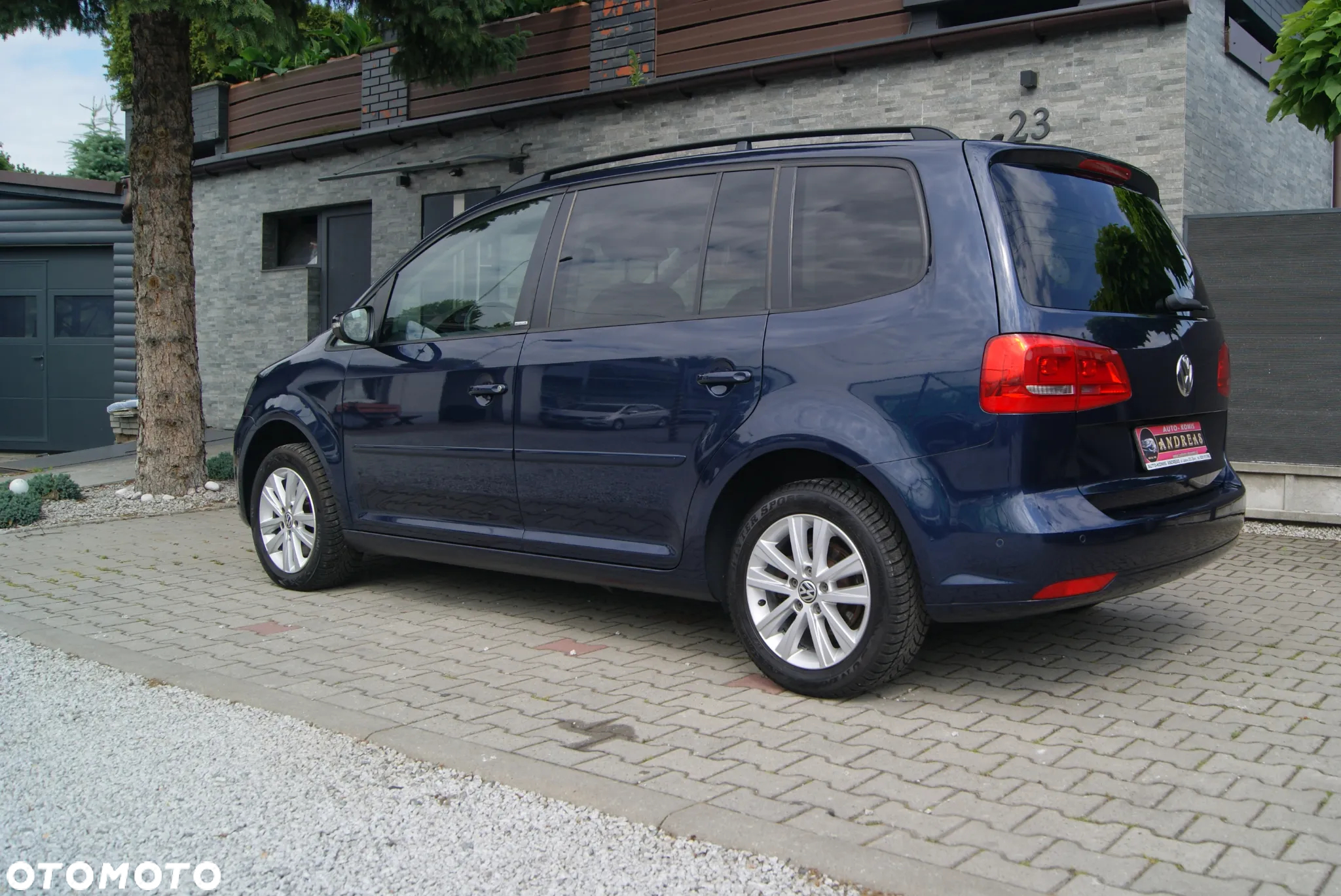 Volkswagen Touran 2.0 TDI DPF DSG STYLE - 4