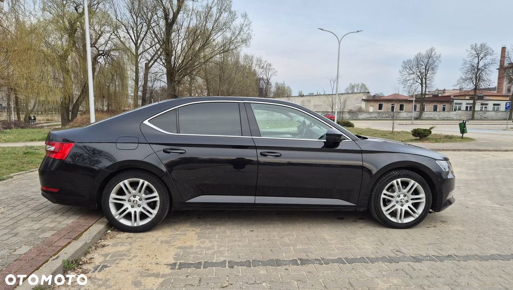 Skoda Superb 1.6 TDI GreenLine - 5