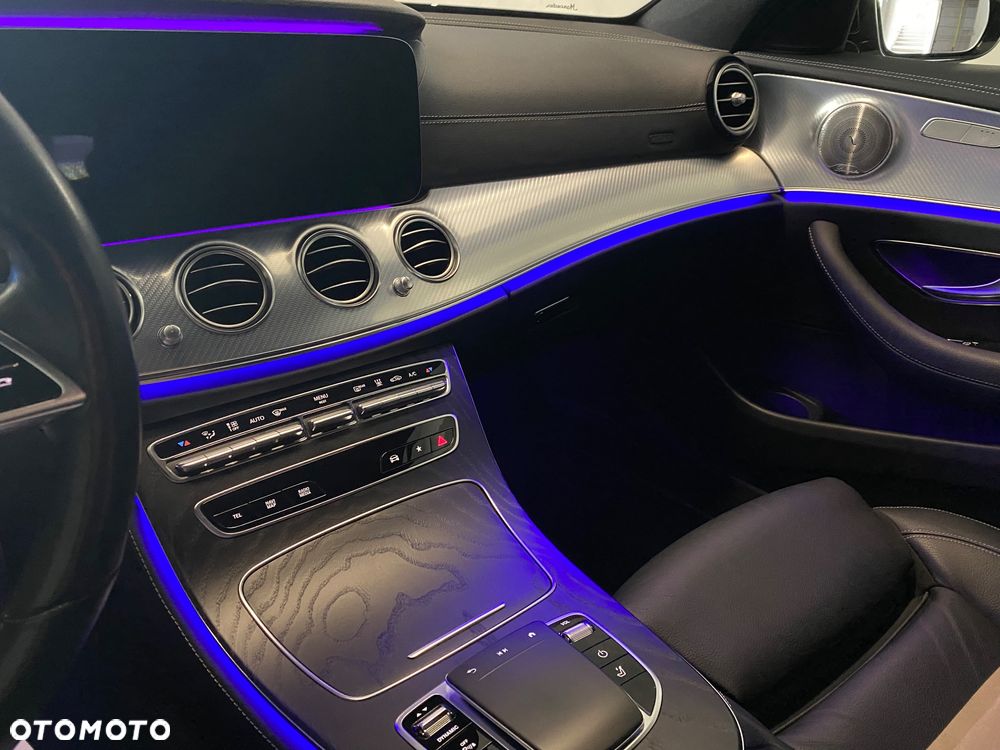 Mercedes-Benz Klasa E 300 de 9G-TRONIC Night Edition - 16