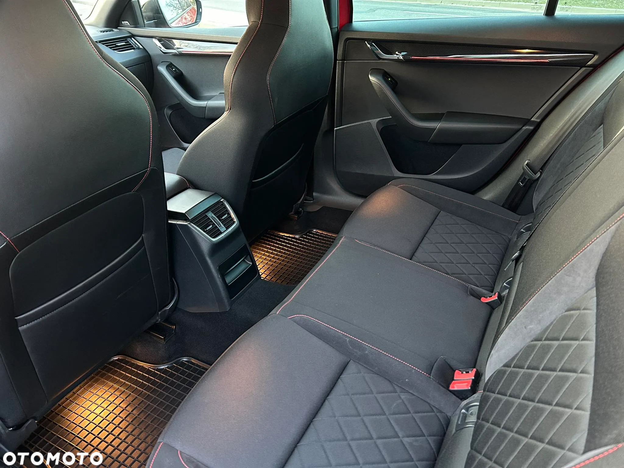 Skoda Octavia 2.0 TDI RS DSG - 16