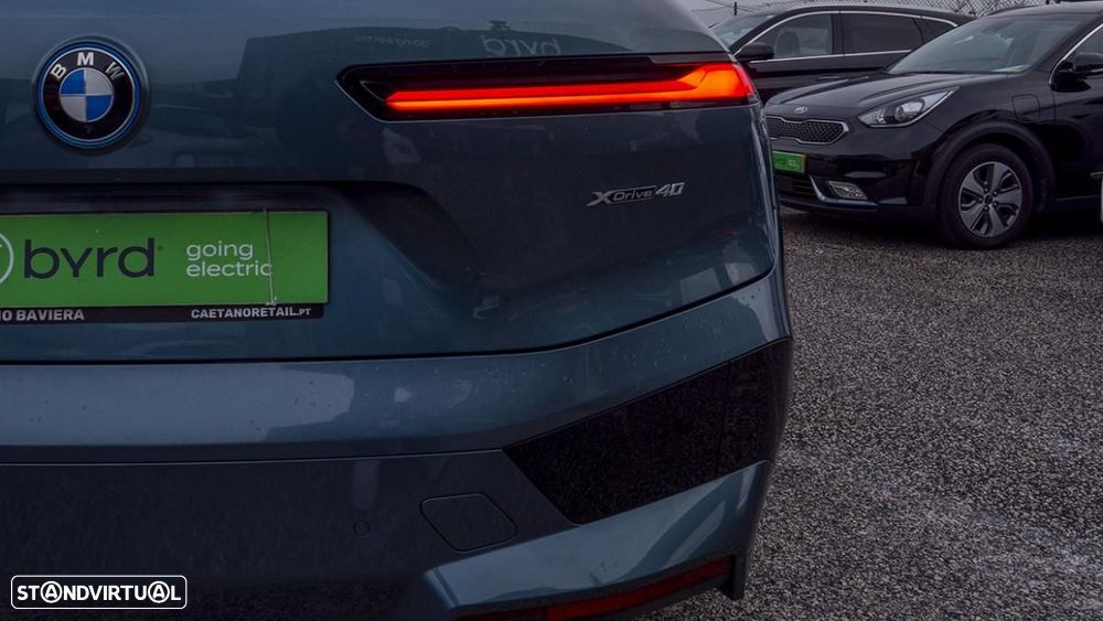 BMW iX xDrive 40 Pack Desportivo - 15