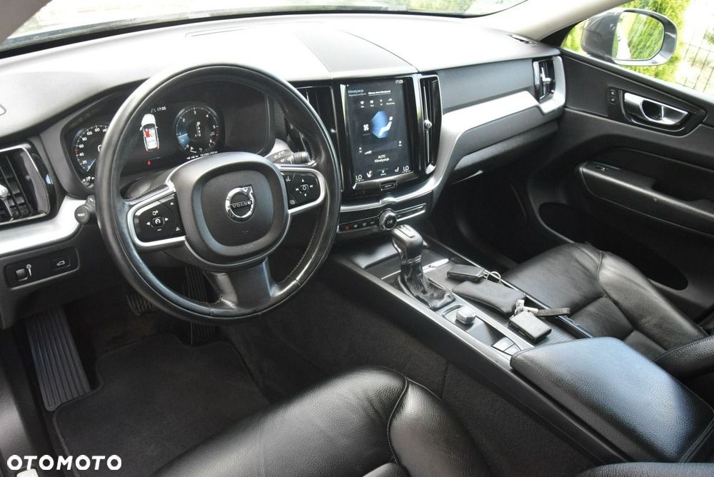 Volvo XC 60 D5 AWD Momentum - 22