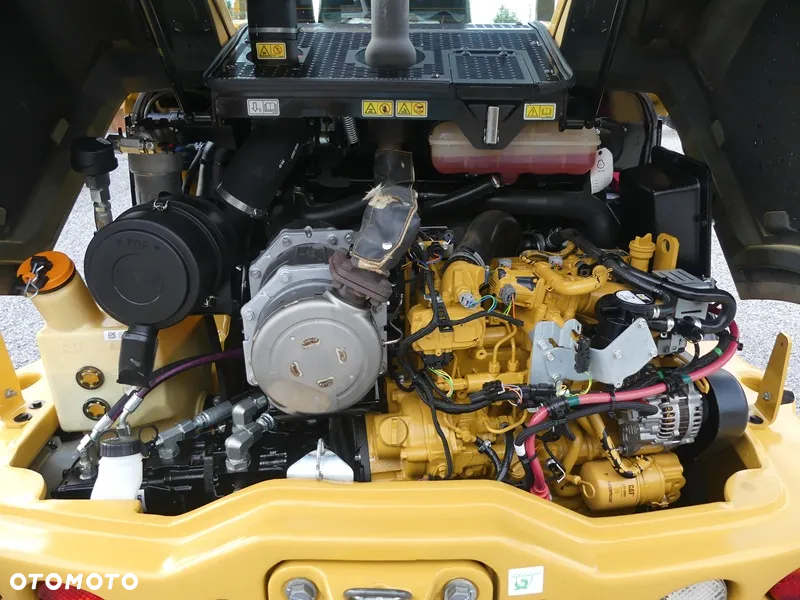 Caterpillar CAT 906M Z Niemiec / 2019r / 2668mtg / Serwisowany / - 17