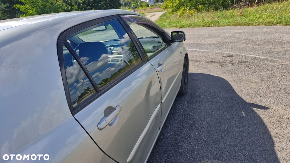 Toyota Corolla - 4