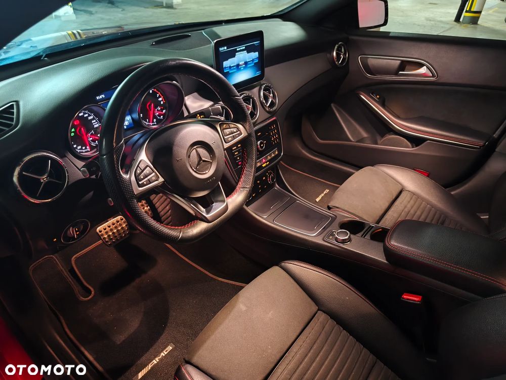 Mercedes-Benz CLA 180 7G-DCT AMG Line - 9