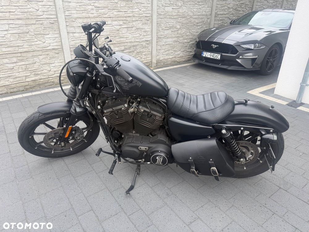 Harley-Davidson Sportster Iron 883 - 3