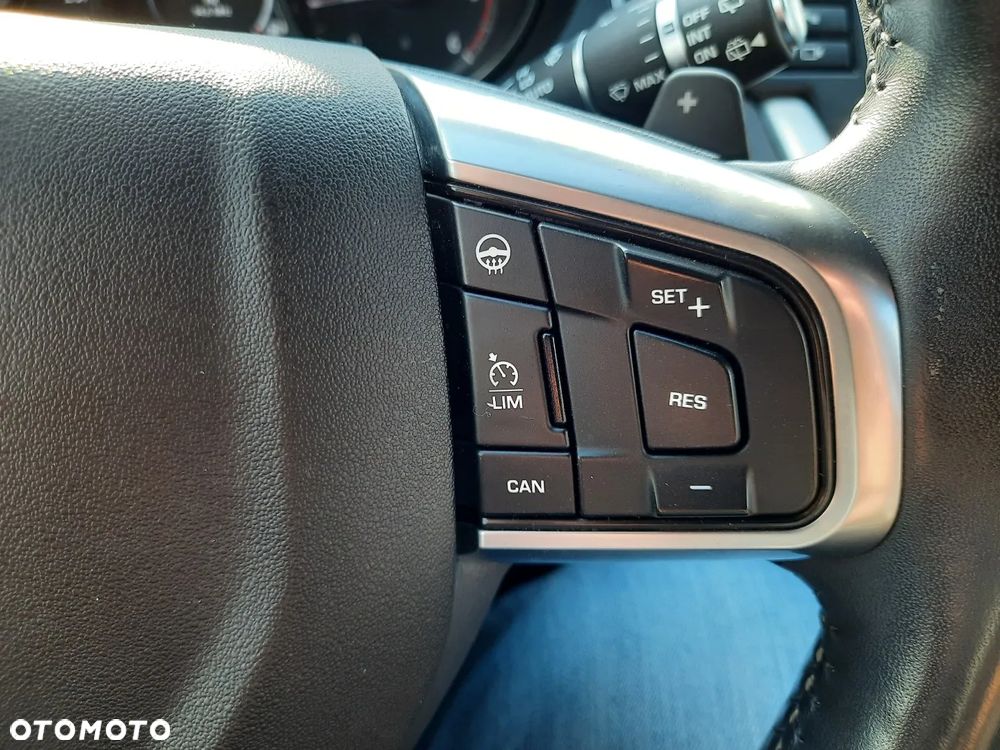 Land Rover Discovery Sport TD4 Sky View - 29