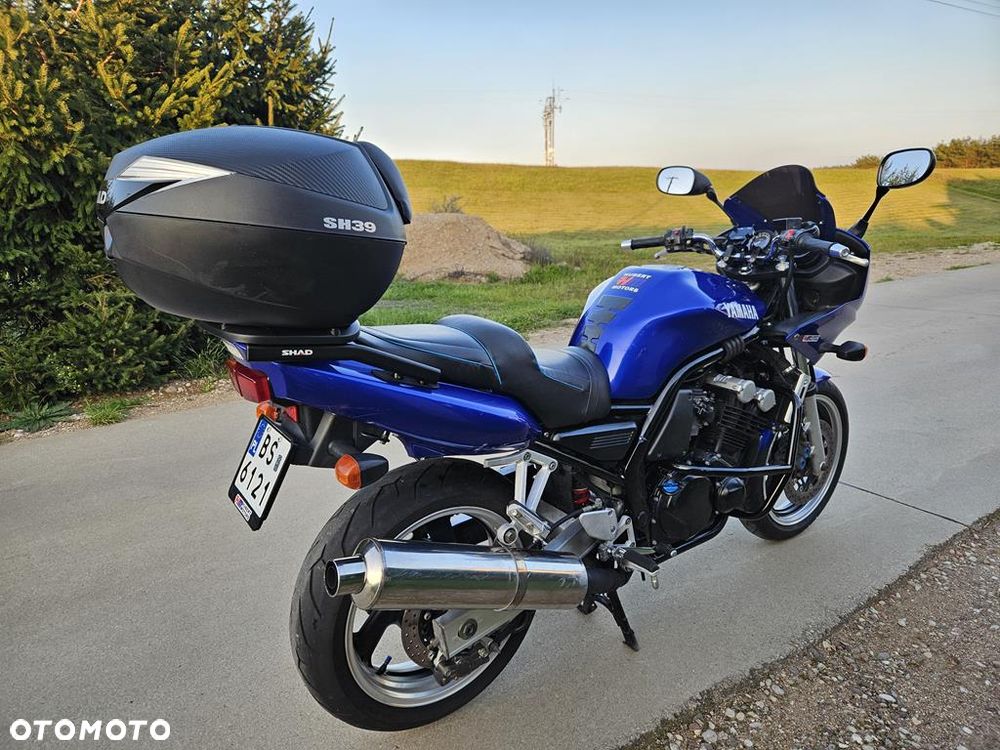 Yamaha FZS - 4