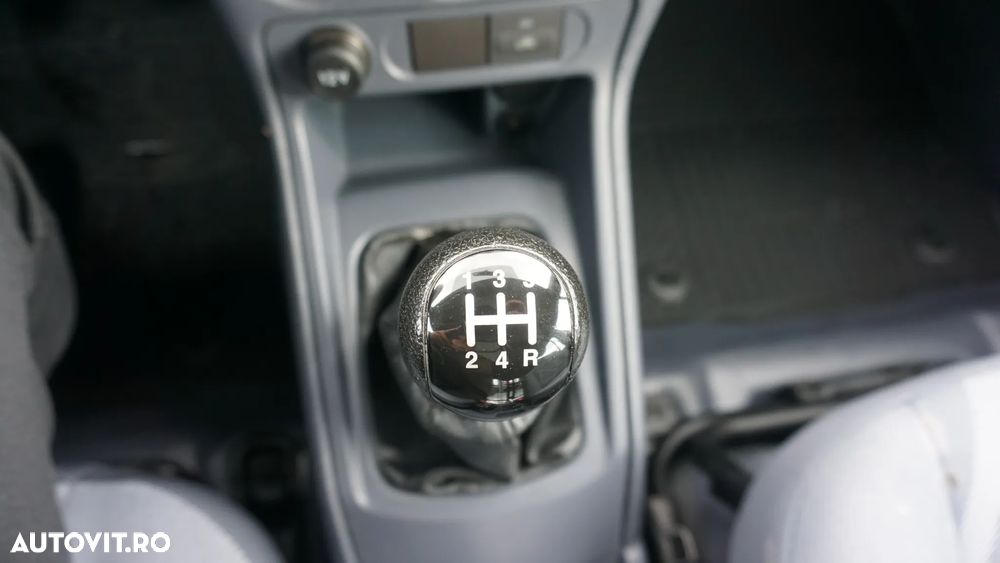 Ford Transit Connect - 20