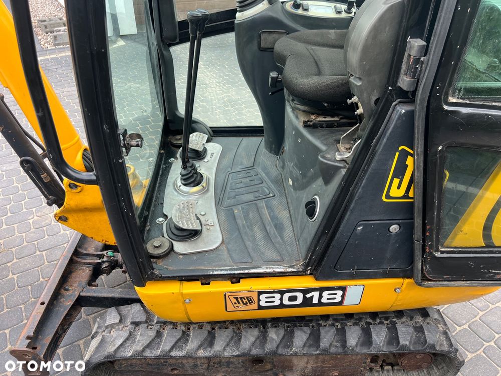 JCB 8018 - 7