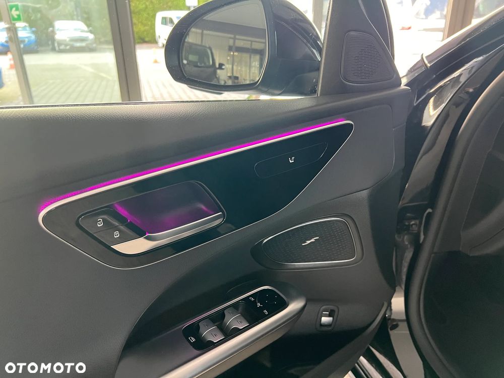 Mercedes-Benz Klasa C 300 d 9G-TRONIC - 19