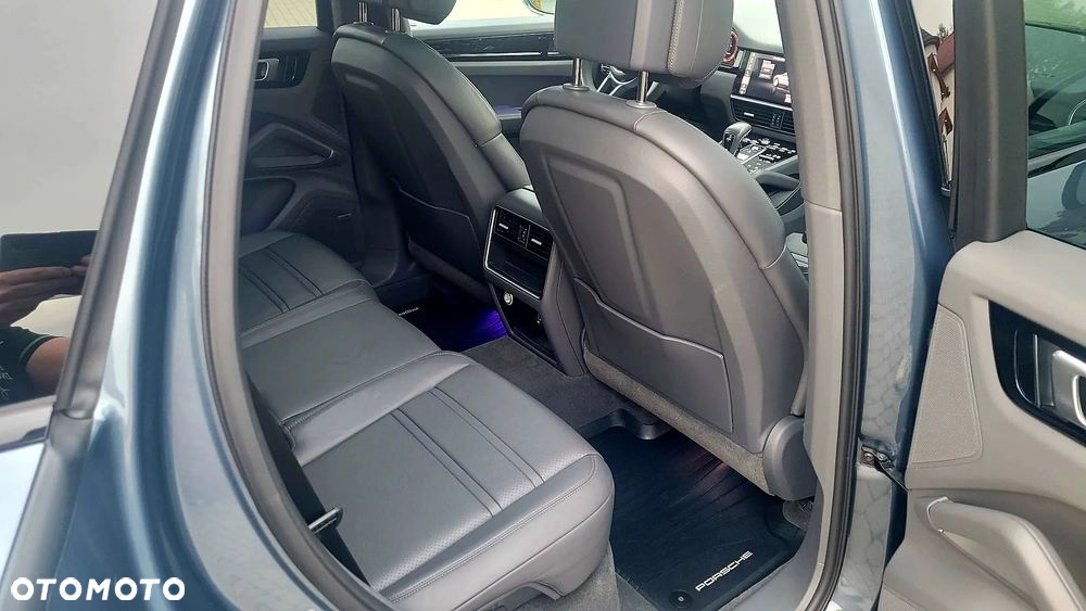 Porsche Cayenne Standard - 21