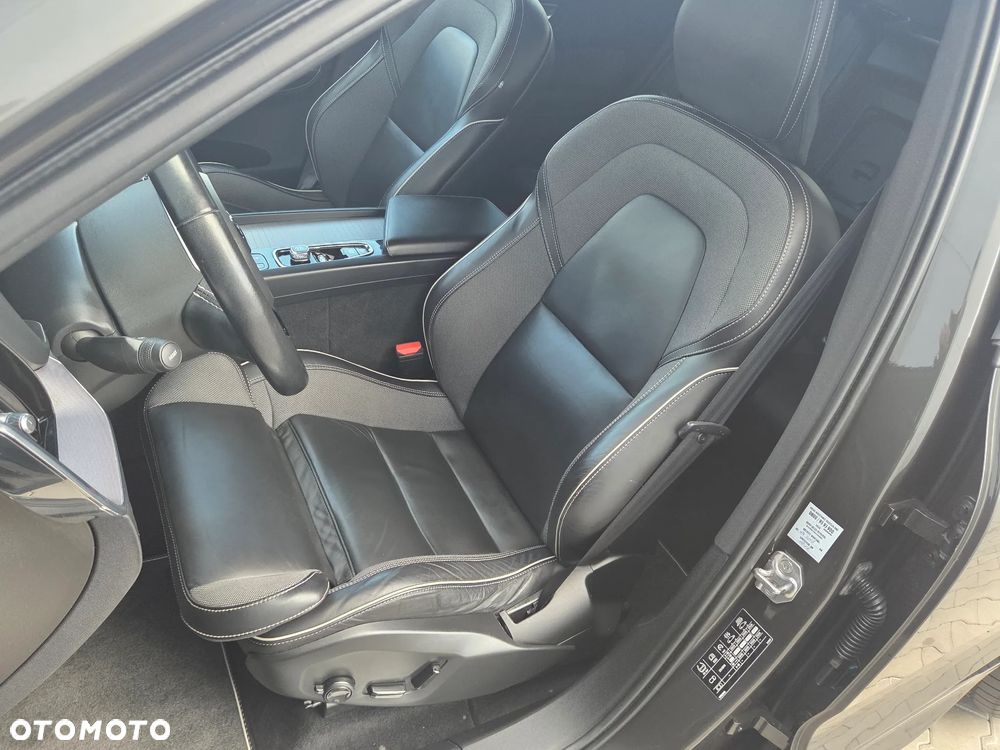 Volvo XC 60 B4 D AWD Geartronic RDesign - 32