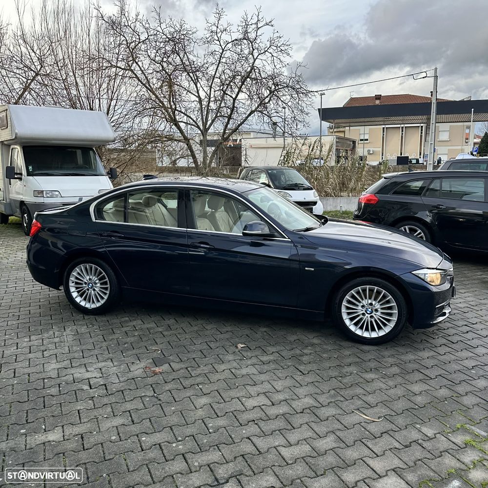 BMW 320 d Auto Line Luxury - 13