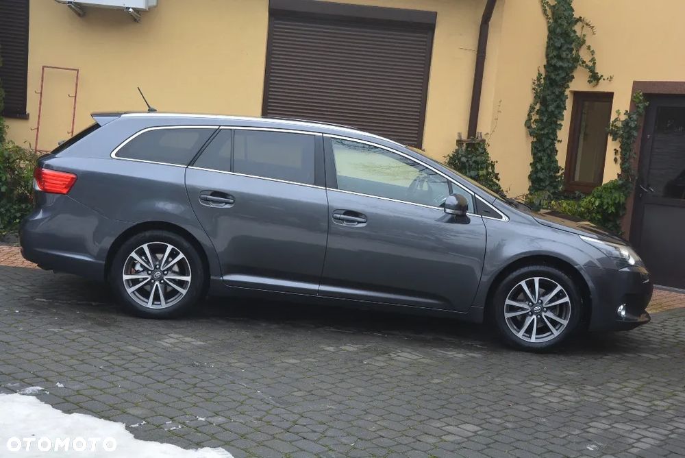 Toyota Avensis Touring Sports 1.8 Business Edition - 15
