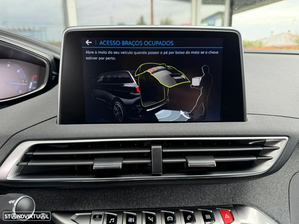 Peugeot 5008 1.5 BlueHDi Allure EAT8 - 37