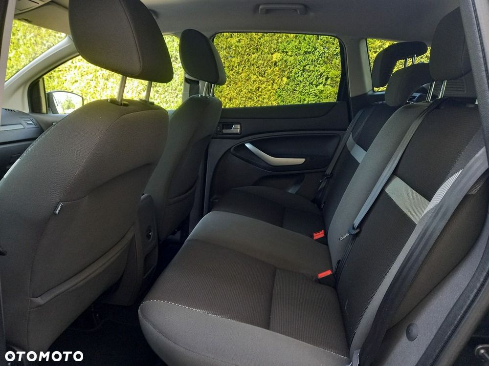 Ford Kuga 2.0 TDCi FWD Titanium - 24