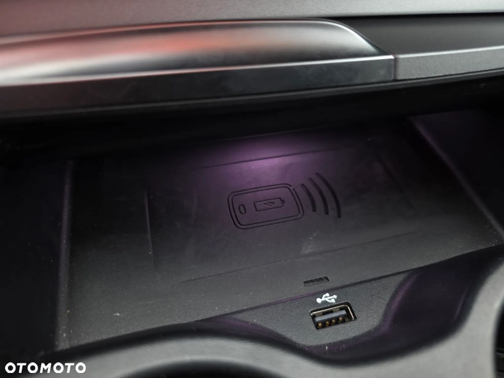 BMW Seria 5 520d - 27