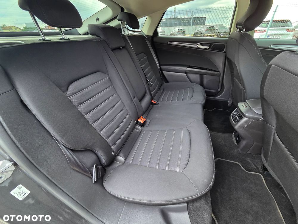 Ford Mondeo 2.0 EcoBlue Titanium - 26