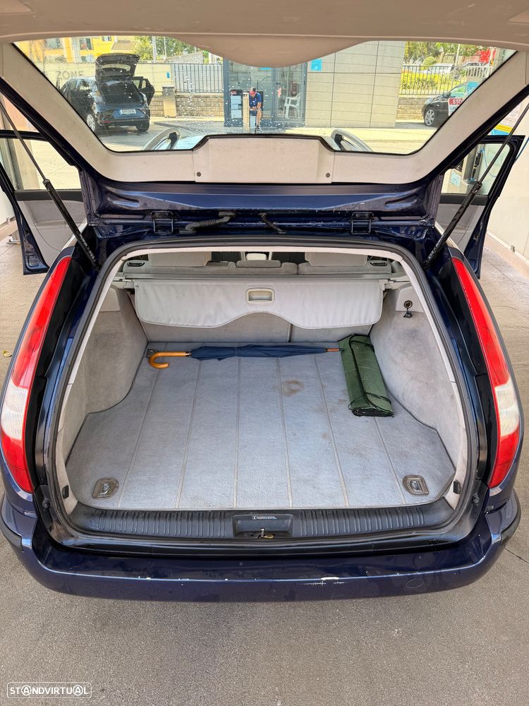 Ford Mondeo 2.0 TDdi Ghia - 9