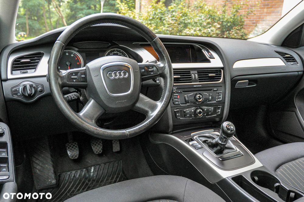 Audi A4 Limousine - 9