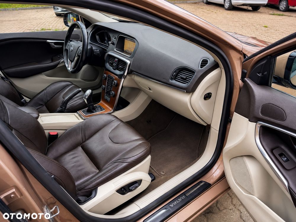 Volvo V40 D2 Summum - 33