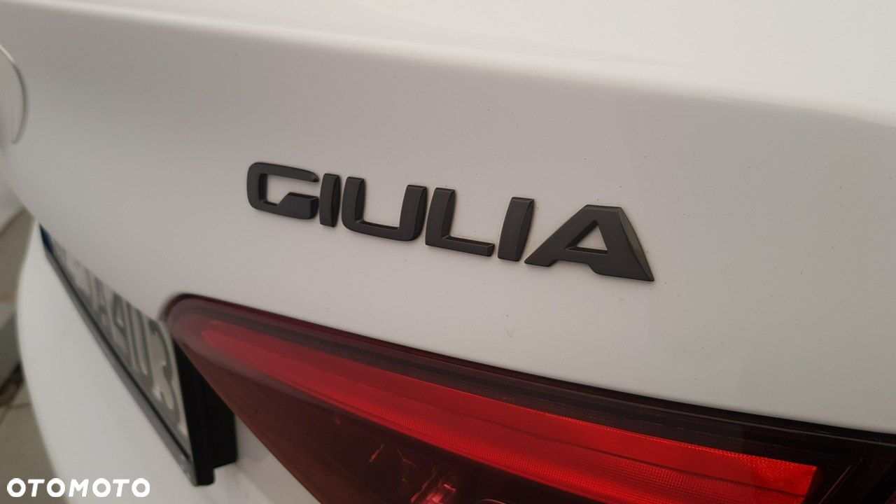 Alfa Romeo Giulia - 18